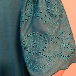 Time and Tru V-Neck Top